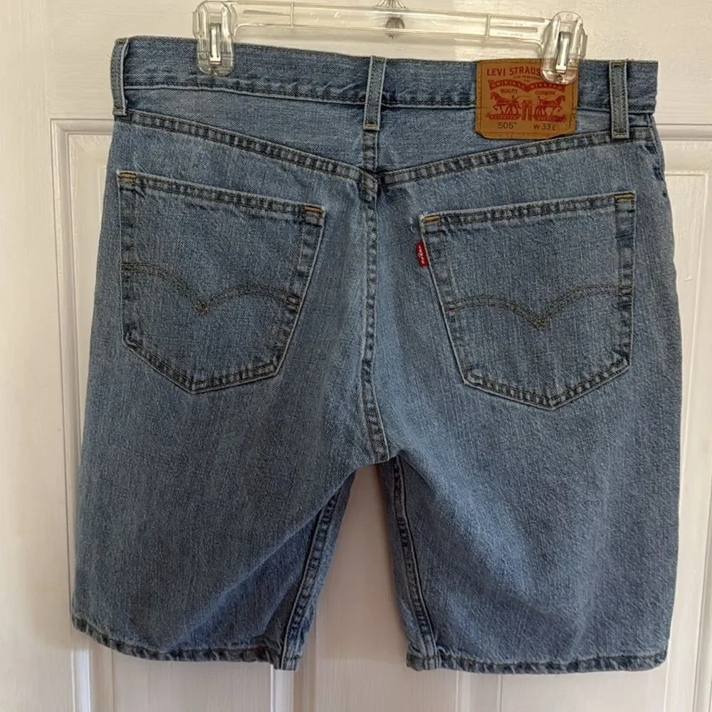 Levi's 505 Men’s waist 33 Denim Classic Shorts ~ Excellent!
